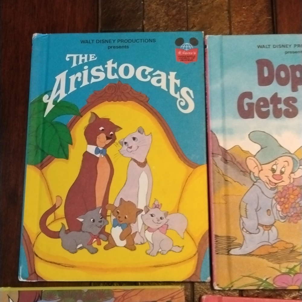 Vintage Hardcover Disney Books 1980s - Picture 4 of 5
